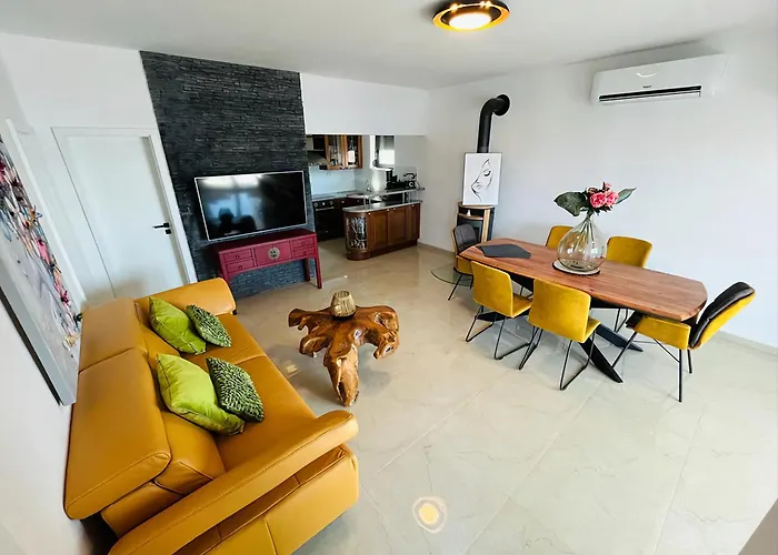 Roko Tragurion فيلة *